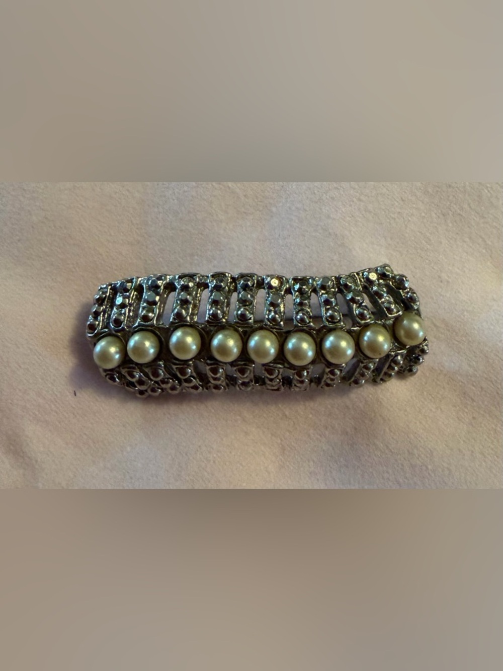 Source Unknown Pearl and Rhinestone Brooch in Cream and Silver